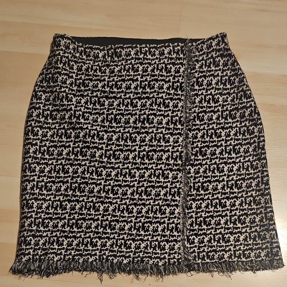 Max Studio Textured Black and Cream Pencil Skirt